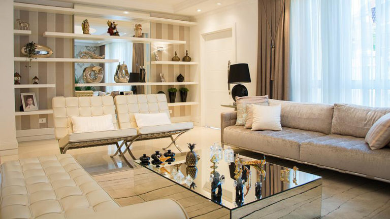 El sofá como punto focal: Pieza protagónica de tu sala