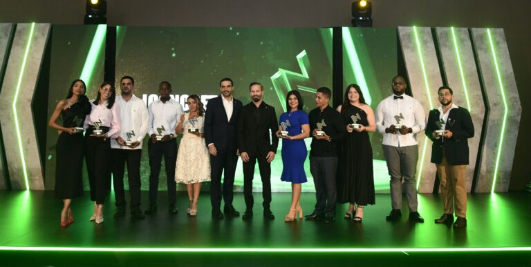 Celebrando la Excelencia: INCONCRETO Otorga Becas a Profesionales de la Construcción