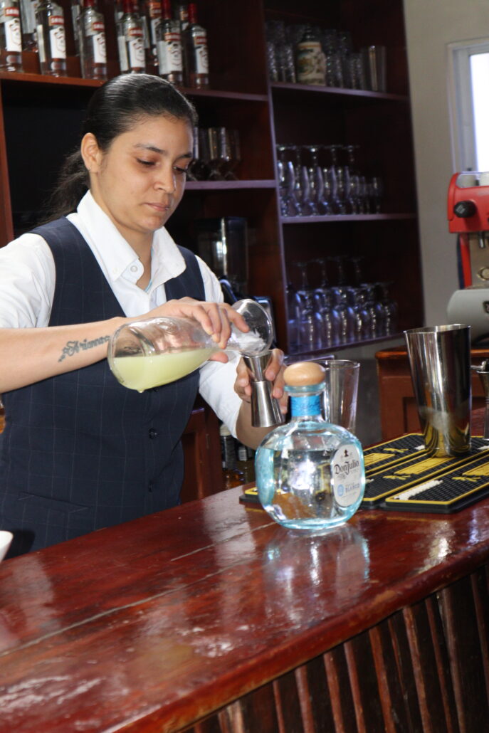 Bartender Tathiana Méndez