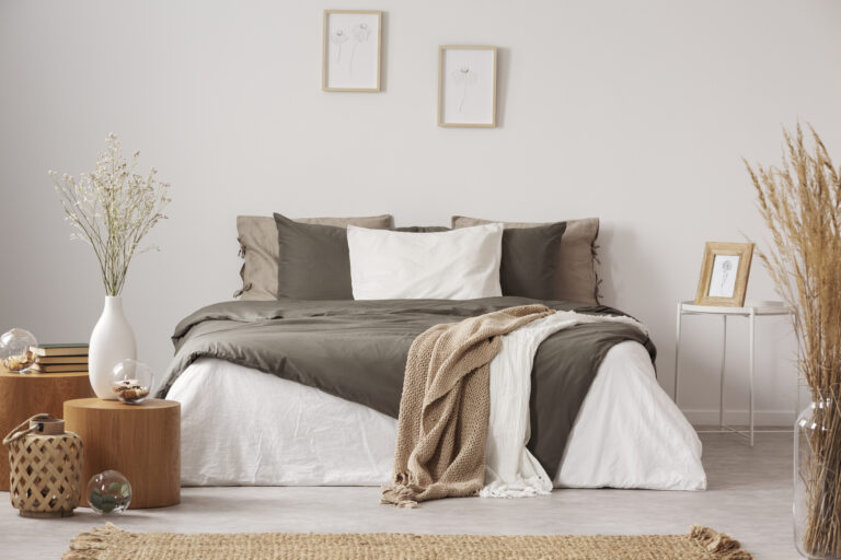 Las piezas claves para preparar una cama de revista