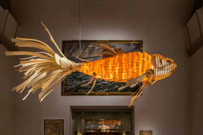 Iluminación Escultural: Lámparas como obras de arte en el diseño