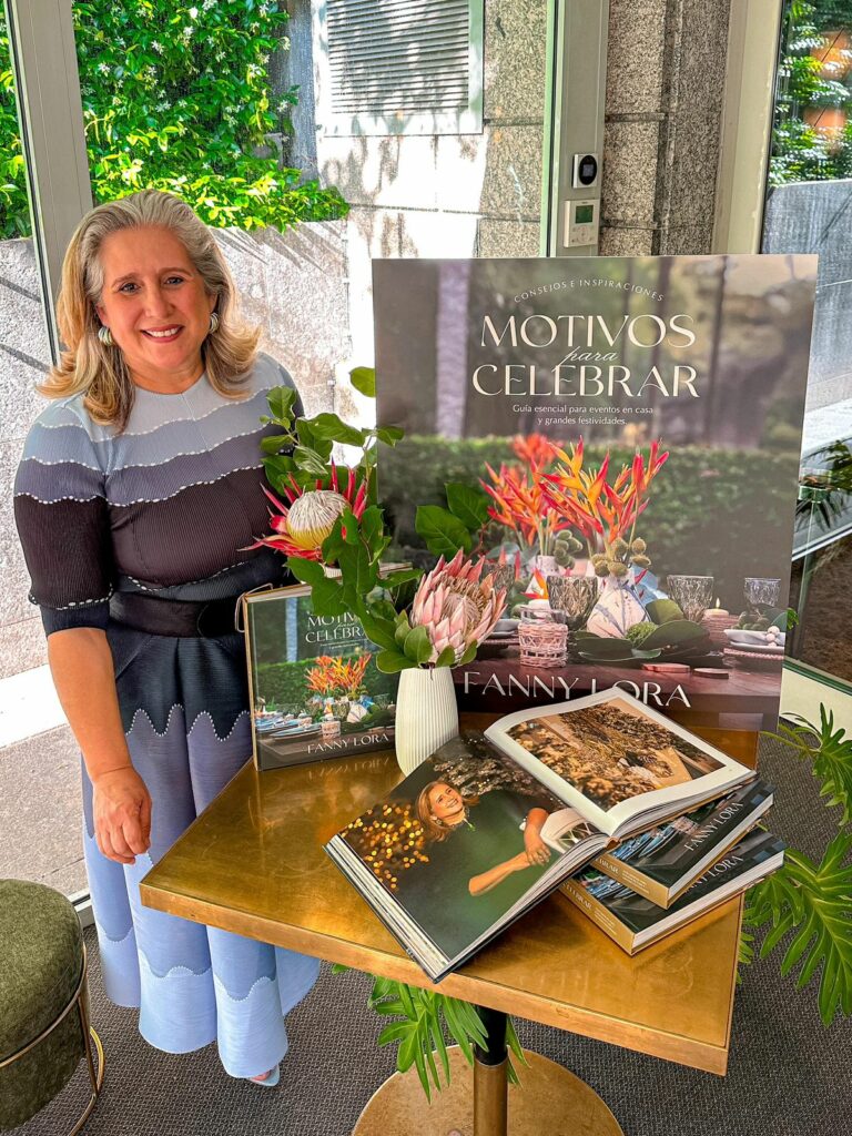 Fanny Lora en la presentación de su libro "Motivos para Celebrar" en Milán.